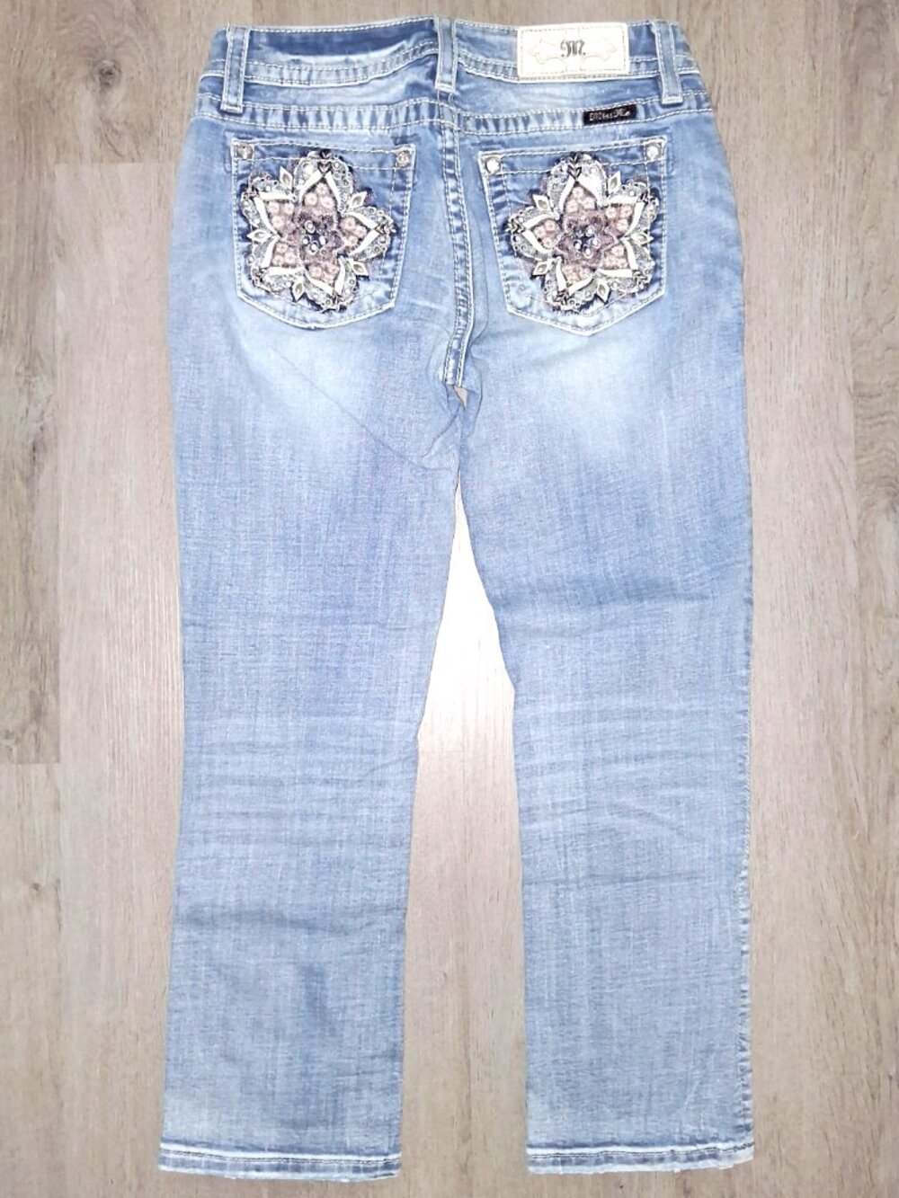 Miss Me Mid-Rise Capri Jeans Size 27 Western Cowgirl Rhinestone Bling Flowers